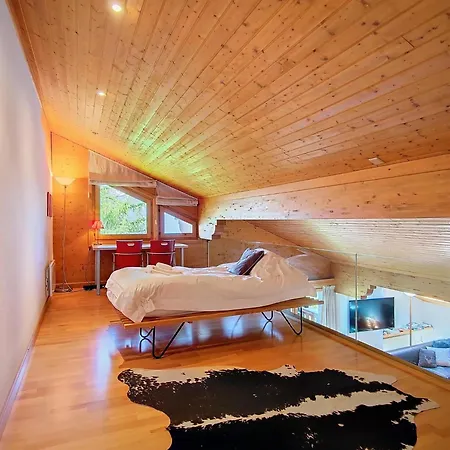 Apartment 4br Attic Near Medran Ski Lifts - What'app - 0034-656-619-782 - For Reservations!